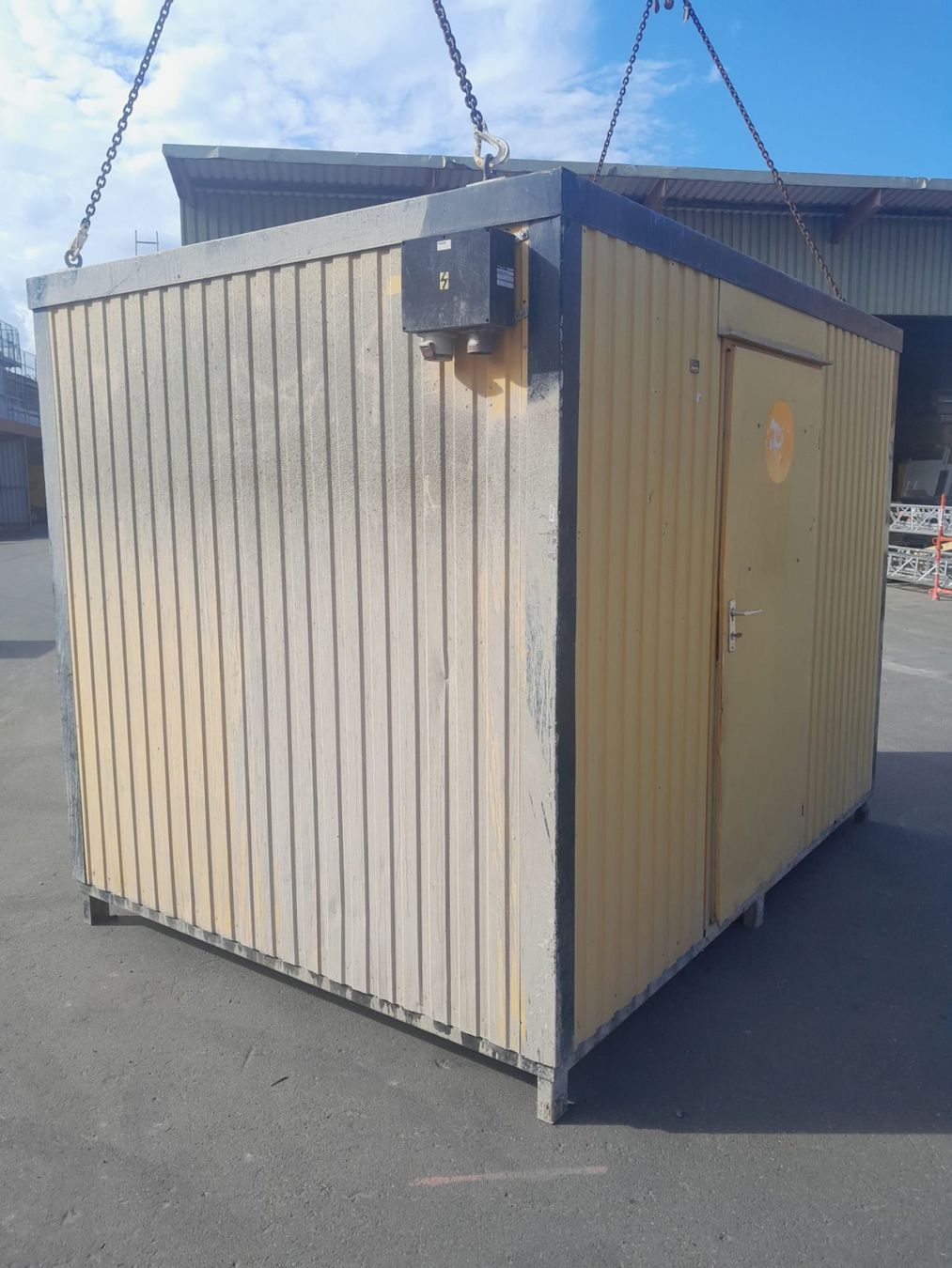 Contenitori edile: WC Container 2.20 x 3.00m – Usato da Regensdorf venduto da MAGZH 1