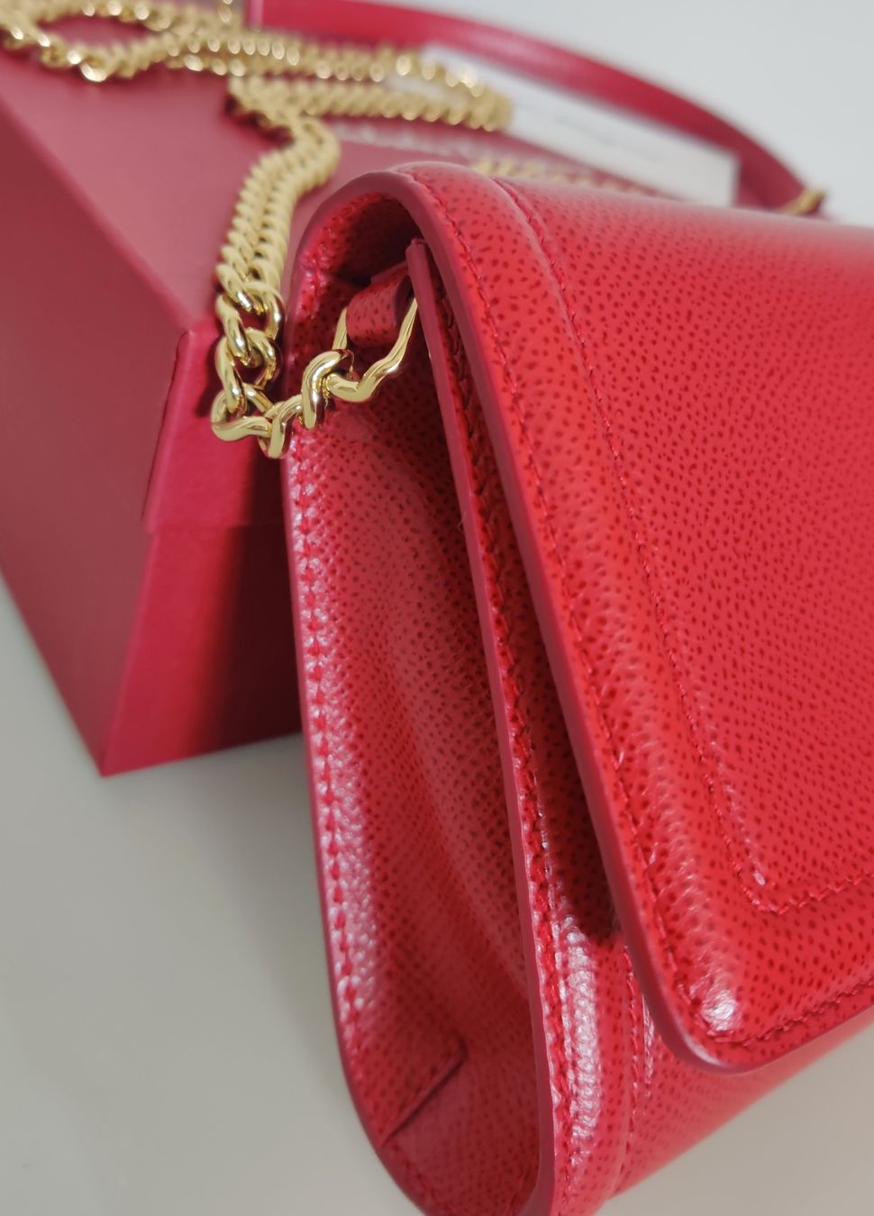 Salvatore Ferragamo Borse da donna: SALVATORE FERRAGAMO VARA BAG – Nuovo (secondo la descrizione) da Zollikon venduto da ces-chic 2