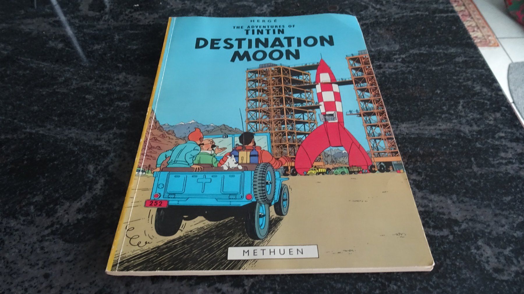 Fumetti: TINTIN DESTINATION MOON ENGLISCH – Usato da Zürich venduto da Roulet