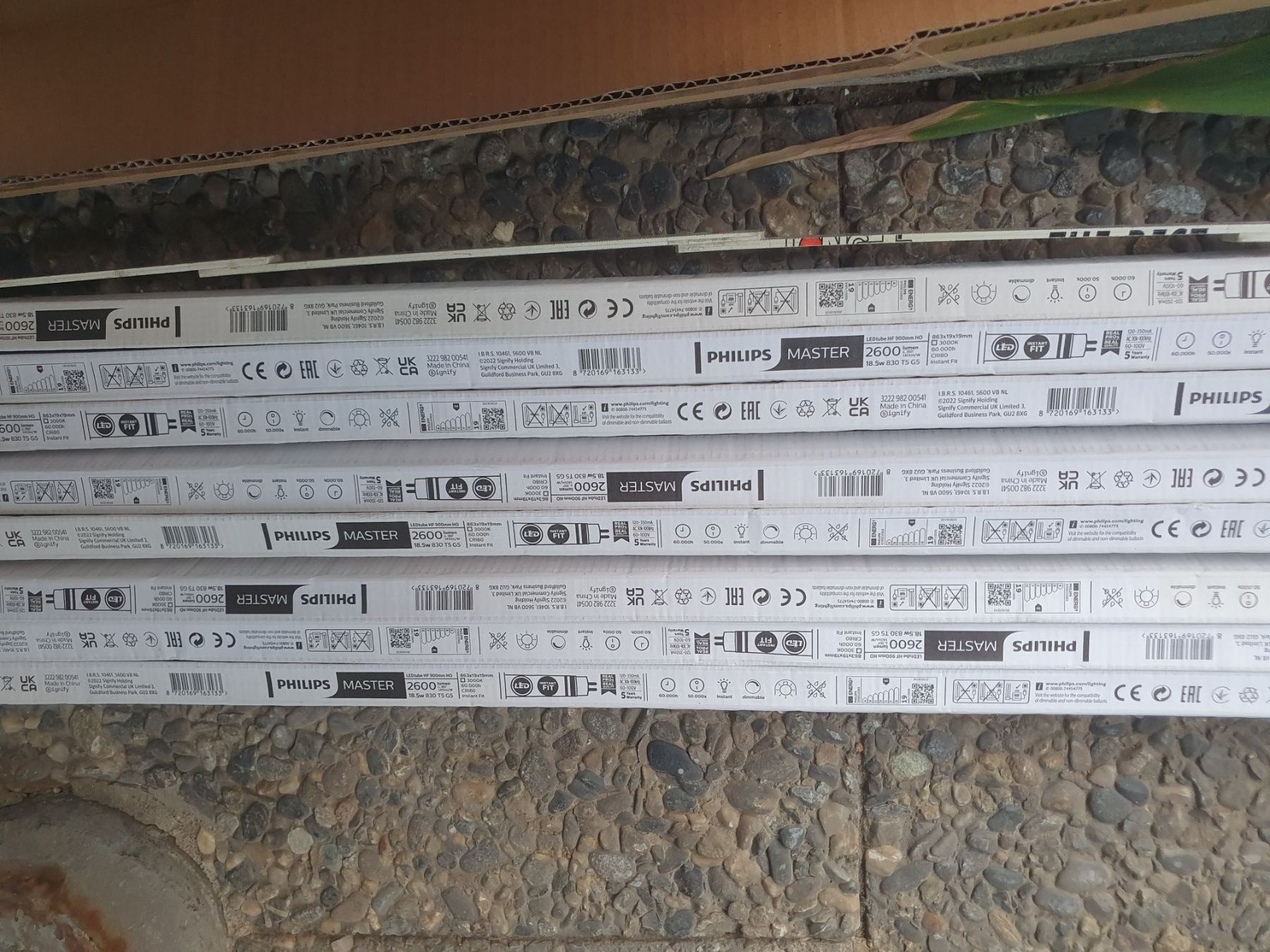 Philips Lampen: Philips LED Röhre T5 MASTER 18.5w 2600lm 85cm – Neu und originalverpackt aus Zürich von eymen20 5
