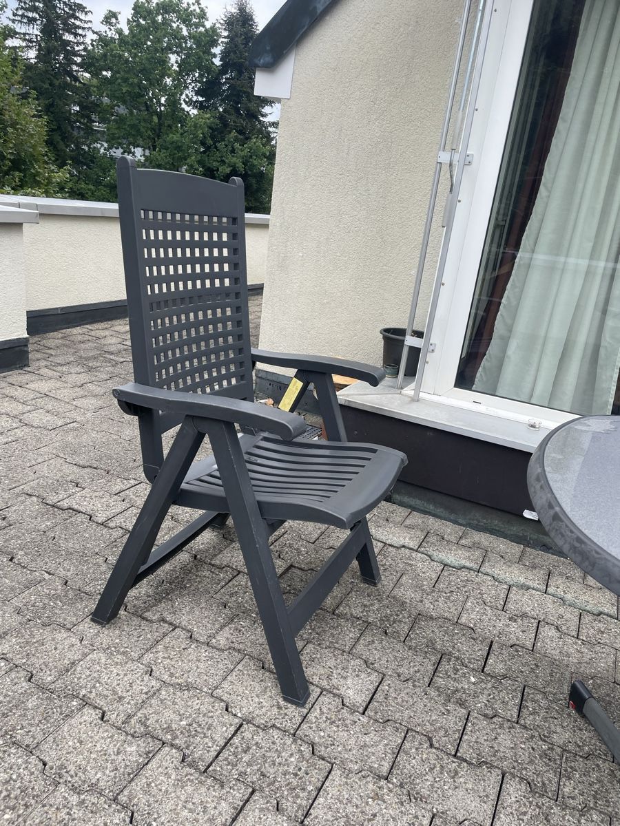 Tables: Gartentisch mit 2 Stühlen – D'occasion à St. Gallen par Alocin09 1