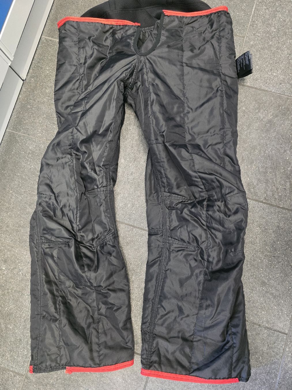 BMW Pantaloni: BMW Motorradhose Grösse 54  – Difettoso da Schlatt TG venduto da Andis3 4