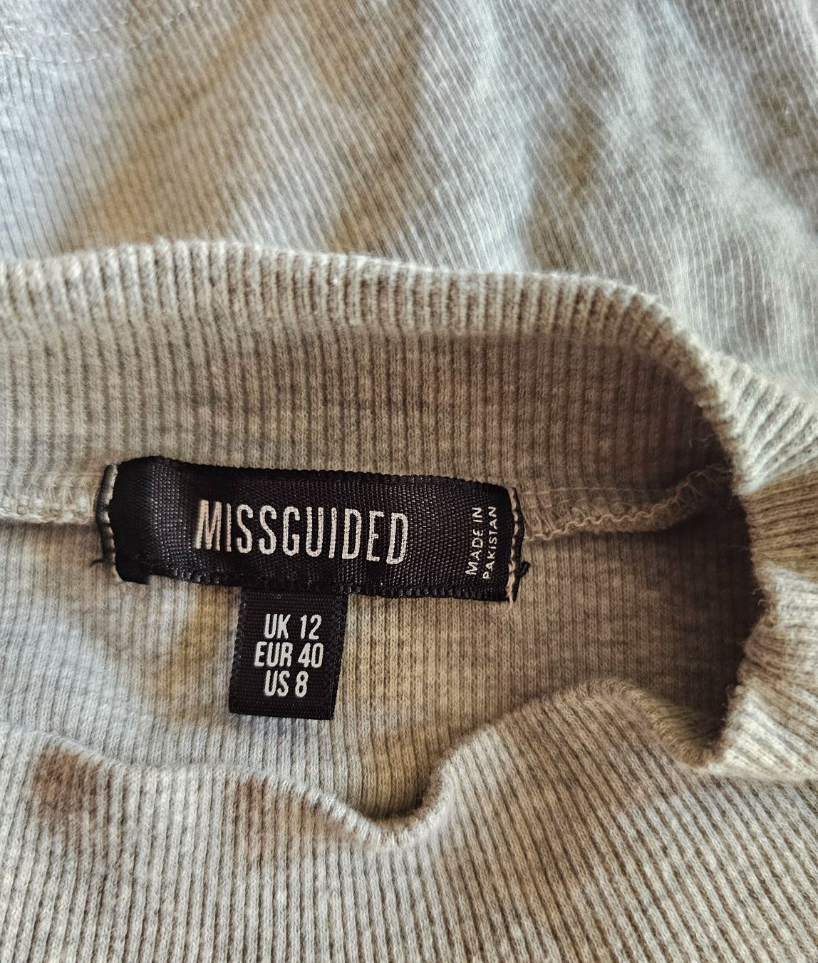 Pullover & Sweatshirts: MISSGUIDED Crop Shirt Grau ca. Gr. S – Gebraucht aus Füllinsdorf von Sunnebliemli7 2
