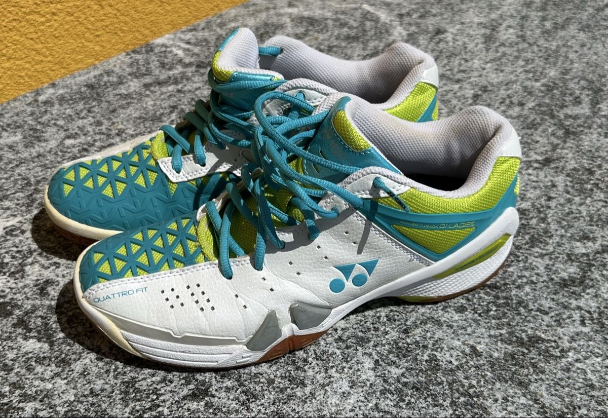 Yonex Damenschuhe: YONEX Badminton Schuhe Grösse 39.5  – Gebraucht aus Maggia von johannaf01 4