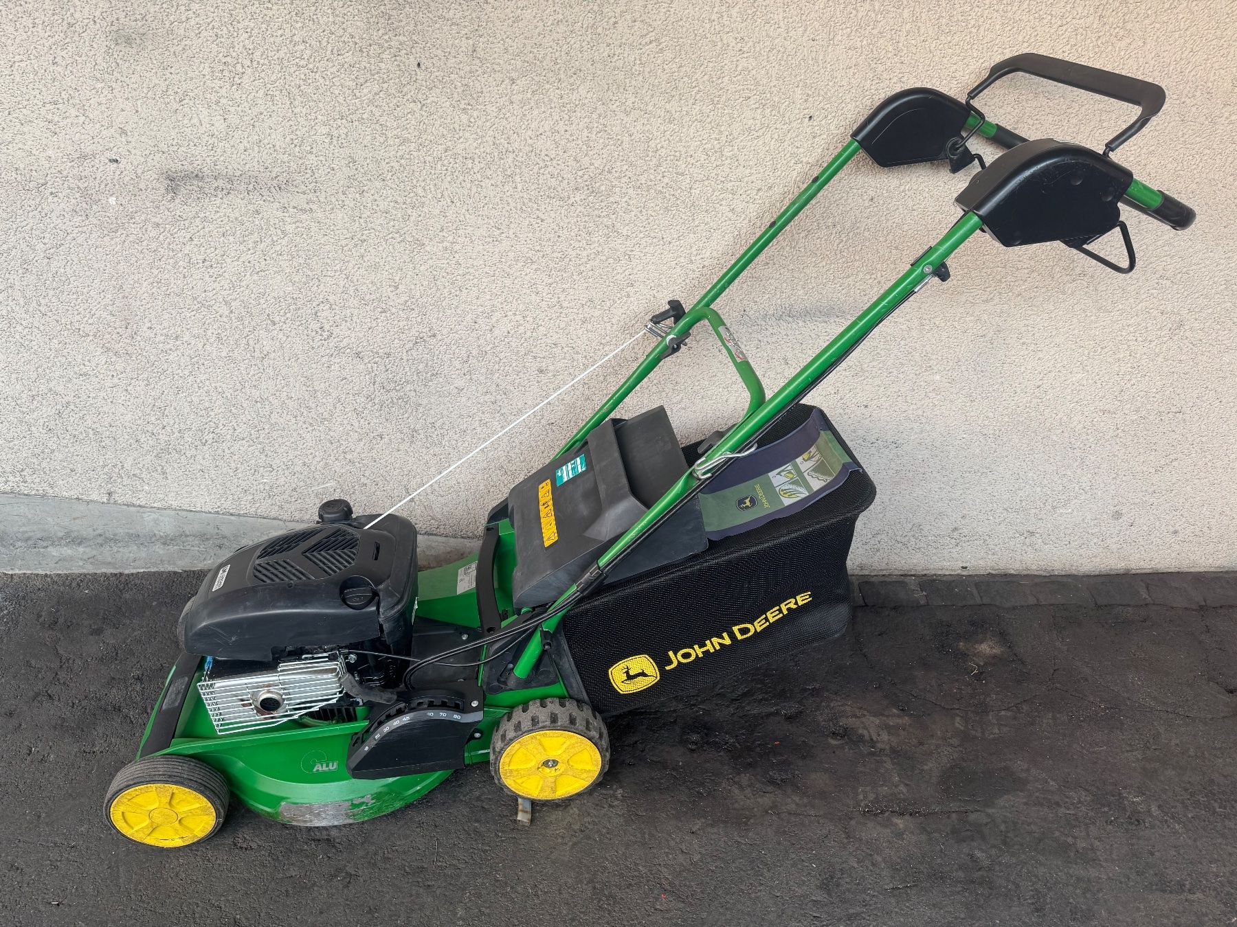 John Deere Tagliaerba: Rasenmäher John Deere R 47V – Usato da Zäziwil venduto da Motorgeraete