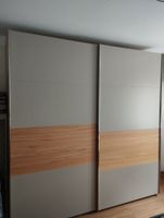 Schwebetürenschrank 242 × 240 cm – bereits abgebaut