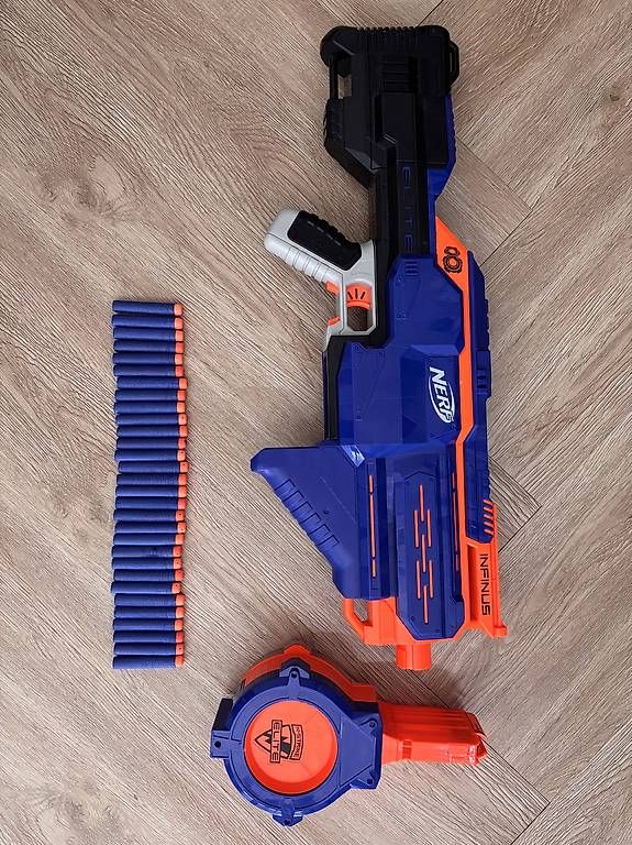 Spielzeuge: NERF Infinus N-Strike Elite Toy Gewehr/Blaster Gun – Gebraucht aus Buchrain von lev_c98m