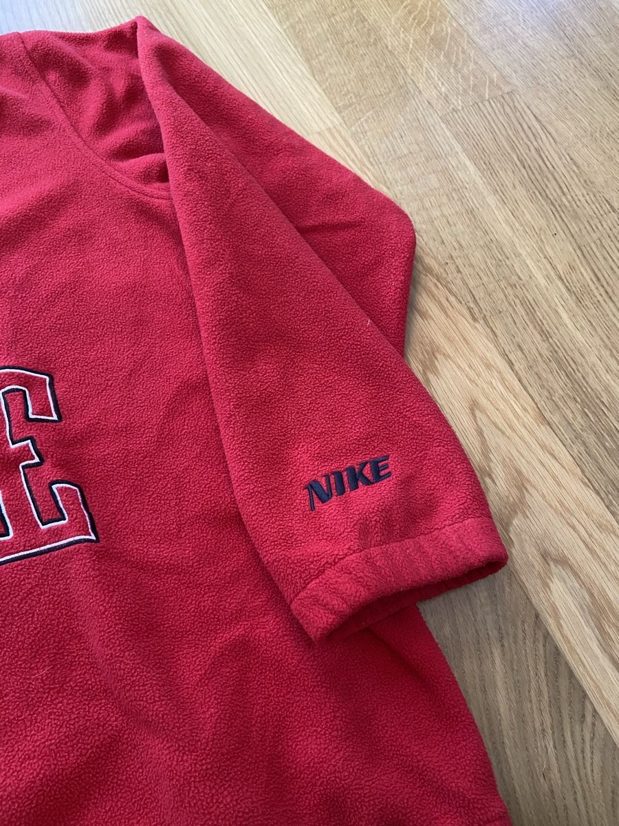 Nike Maglioni & Felpe: Nike Fleece mit Kapuze – Usato da Thayngen venduto da golazo_vines 2