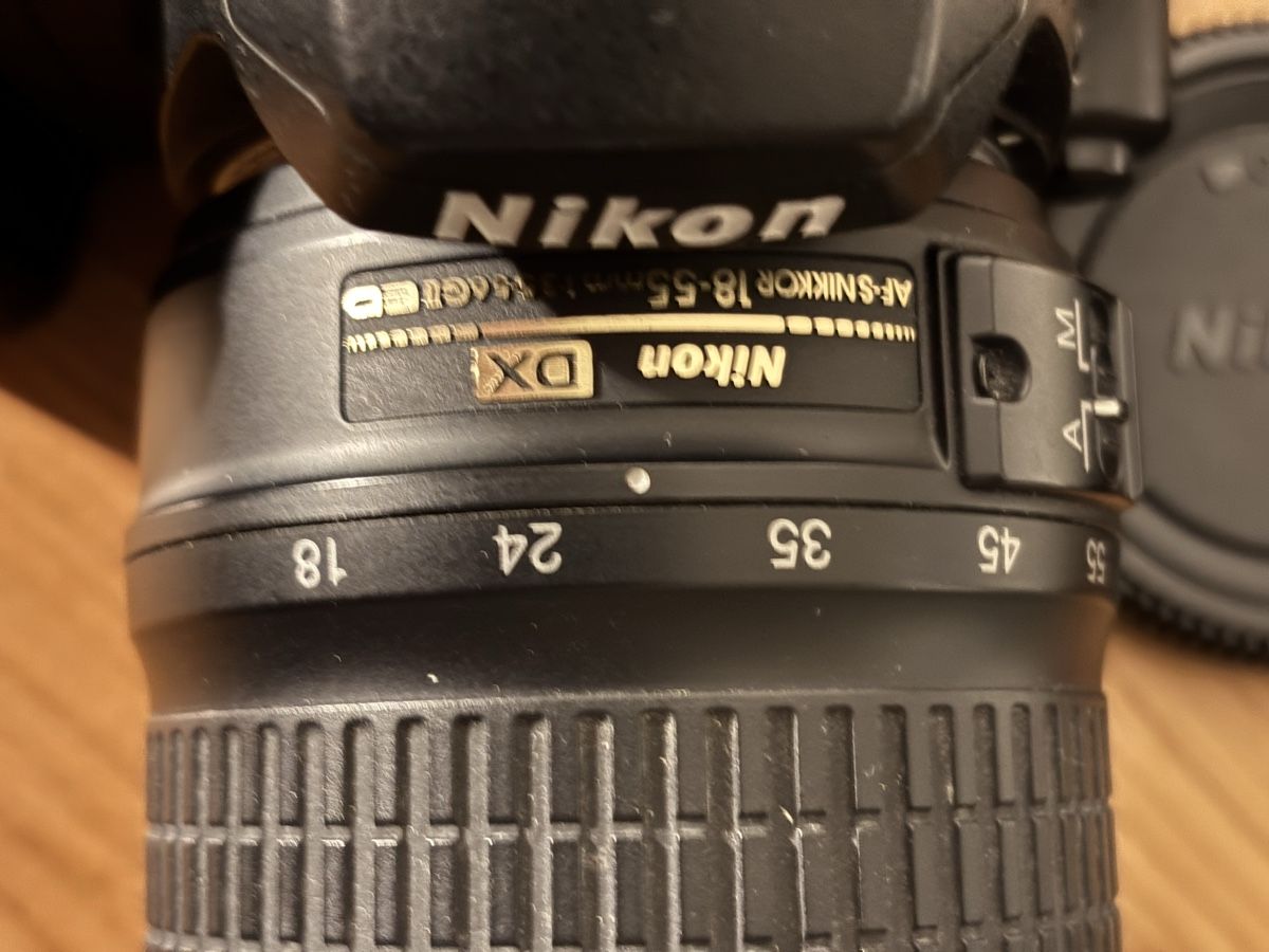 Nikon Fotocamera: Nikon D40 Kit - Spiegelreflexkamera mit 18-55mm Objektiv – Usato da Zürich venduto da eab_q7vx 2