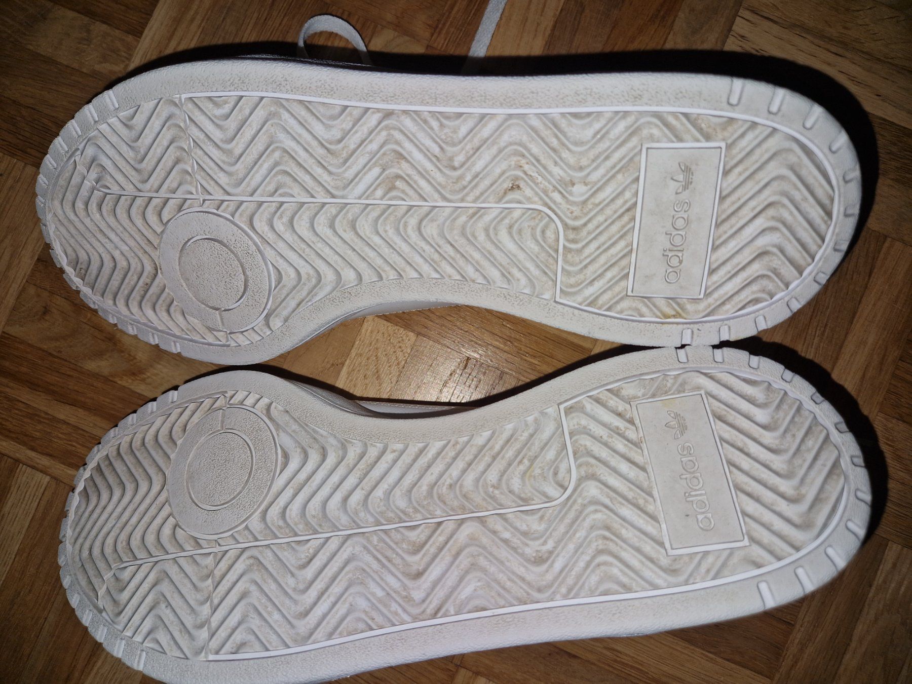 Adidas Scarpe da donna: Adidas Sneaker Gr. 40 2/3 weiss – Usato da Fällanden venduto da McSunny 6