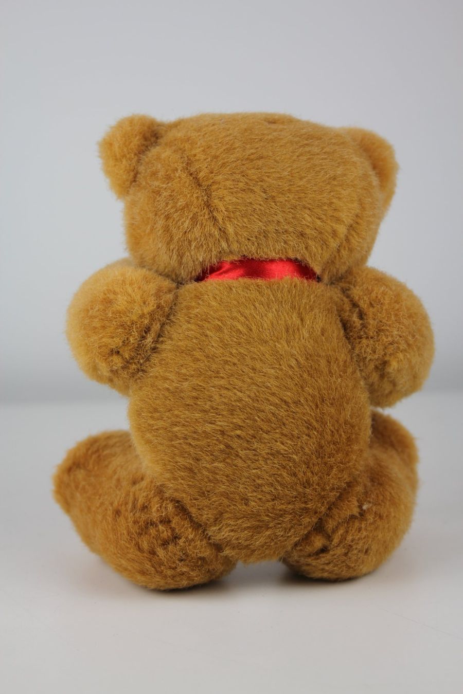 Spielzeuge: Johann Wanner Basel Teddybär mit roter Schleife – Gebraucht aus Basel von IRMAundFRED 1