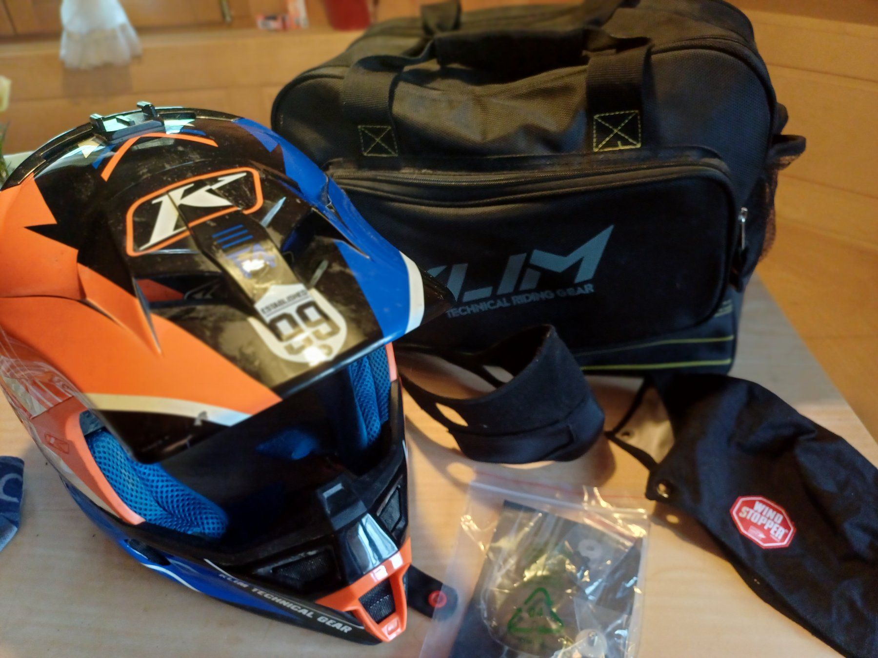 Klim Caschi & visiere: Klim Helm F4 XL – Usato da Flühli LU venduto da flysite