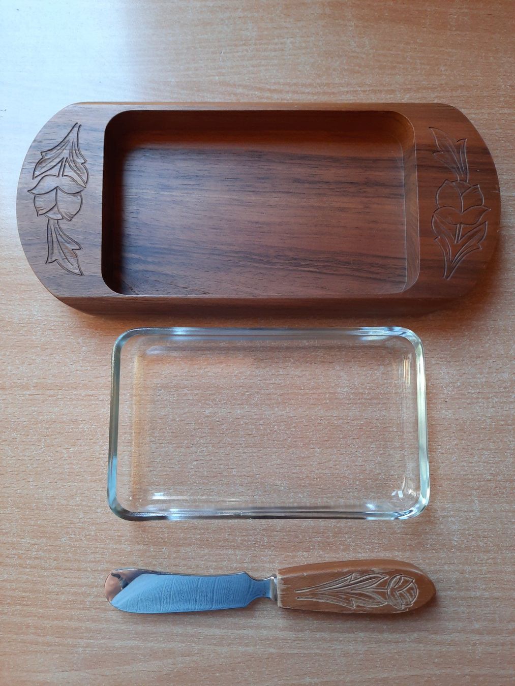 Altre Stoviglie: Butterteller + Buttermesser aus Holz – Usato da Greppen venduto da and_l7vc 1