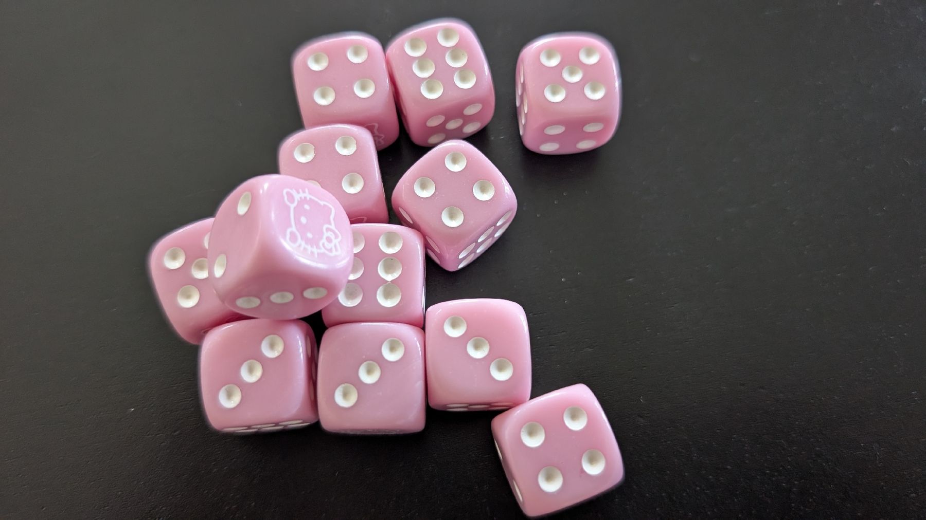 Hello Kitty Jeux: 12 Hello Kitty Würfel  – Neuf (Voir description) à Riehen par ssa_g27f