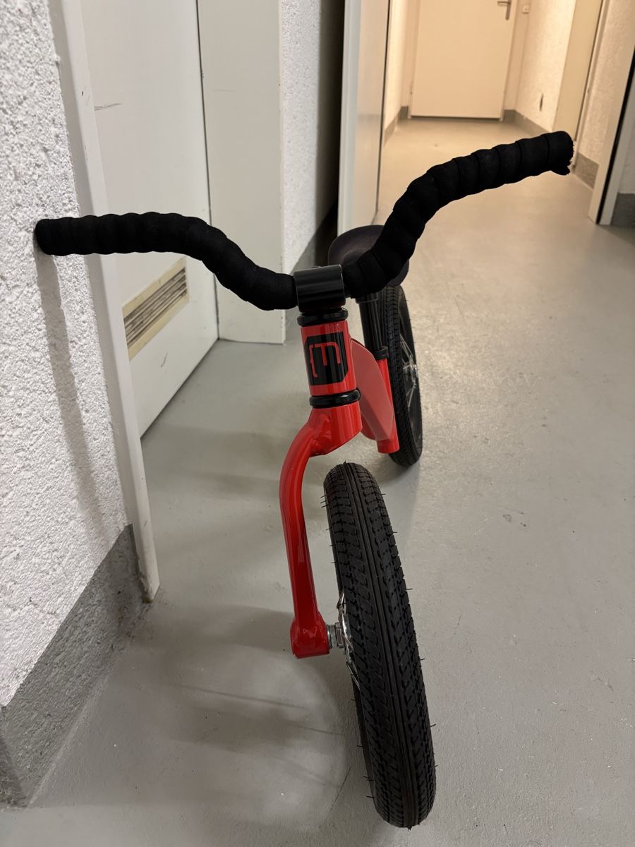 Mini Bikes: Laufrad Moustache Mercredi 12, red – Gebraucht aus Zürich von daniela_y 1