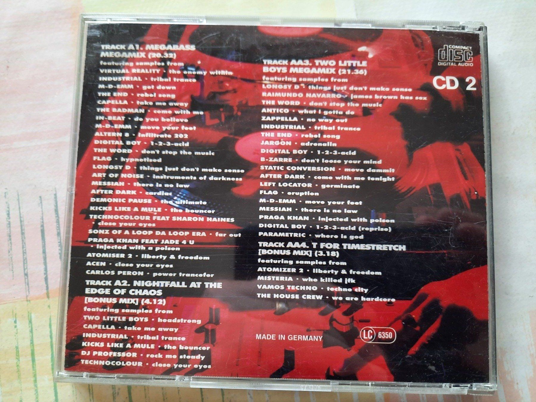 CDs: CD hit the deck volume 2 - Ultimate hardcore megamix – Gebraucht aus Pully von bro_n52j 1
