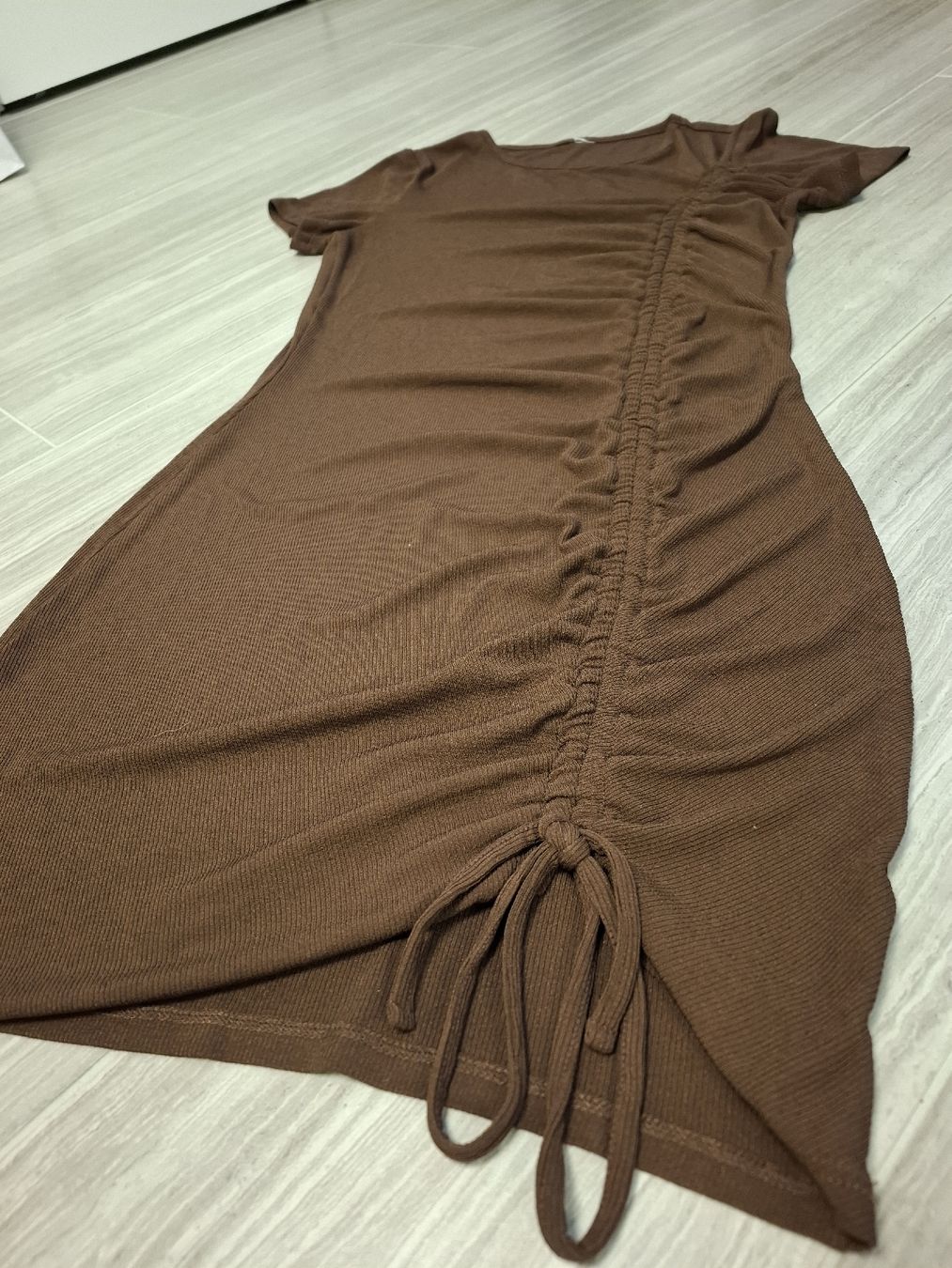 Vestiti: Robe brune taille S – Usato da Ecublens FR venduto da ame_y8tq 1