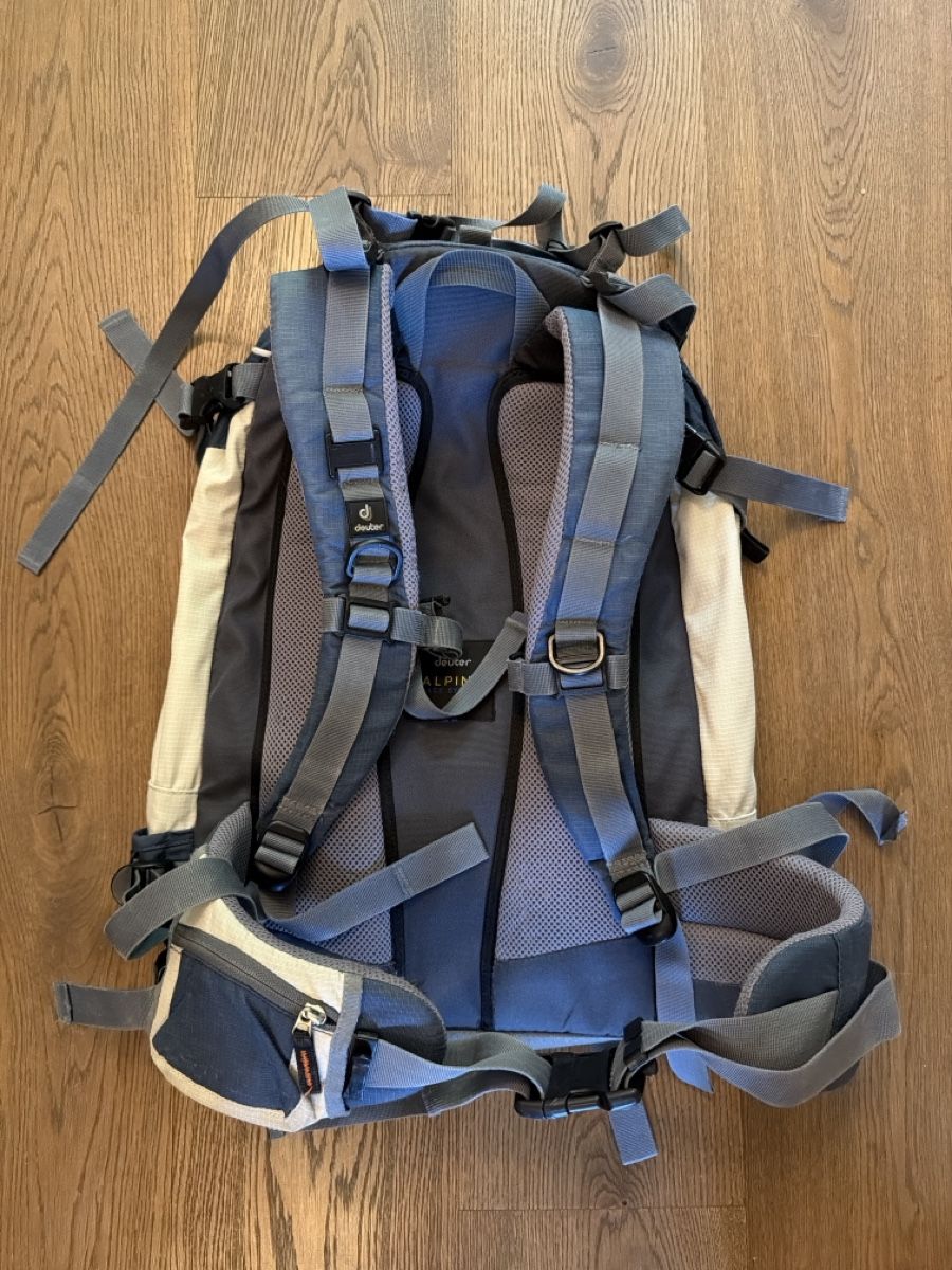 Deuter Zaini: Deuter Powder 32  Freeride-Rucksack - ultrarobust – Usato da Birmensdorf ZH venduto da PolzerJ1 1