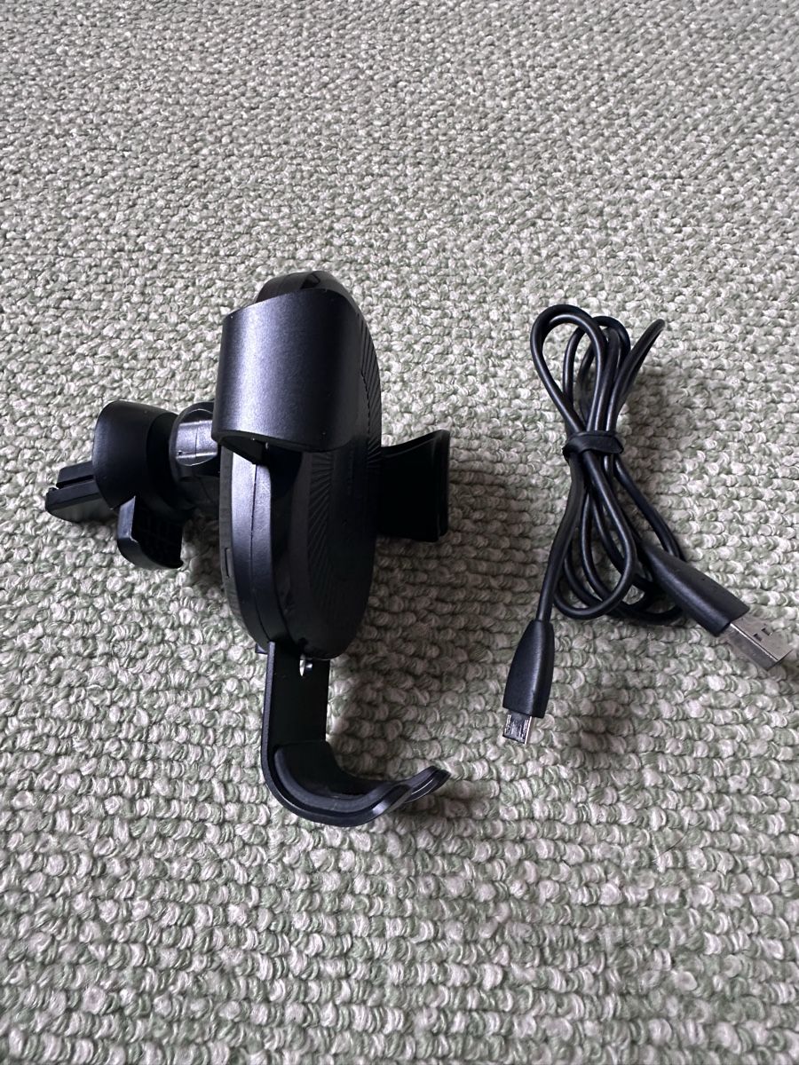 Baseus Batterie-Ladegeräte: Baseus car phone holder with USB cable – Gebraucht aus Bex von roopa.gorla 2