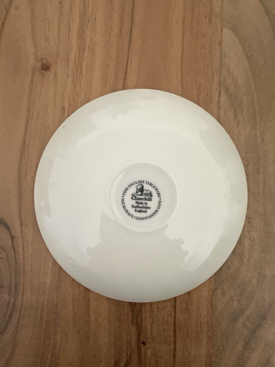 Tassen: Churchill Tableware Set 5 Tassen, 6 Unterteller – Gebraucht aus Zürich von ana_5psr 2