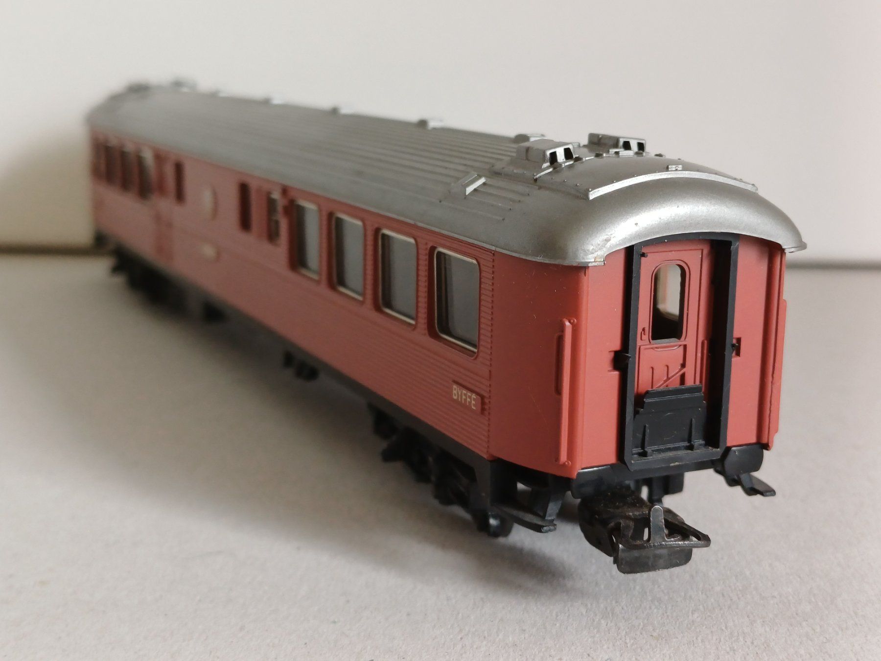 Märklin Modellini di ferrovie: Märklin 4073 Buffetwagen der SJ – Usato da Volketswil venduto da Vierklee 5