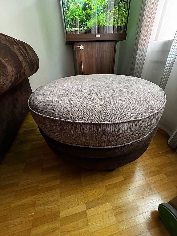 Sofas: Grosses Sofa mit Hocker und Kissen – Gebraucht aus Reinach BL von lum_c2rl 3