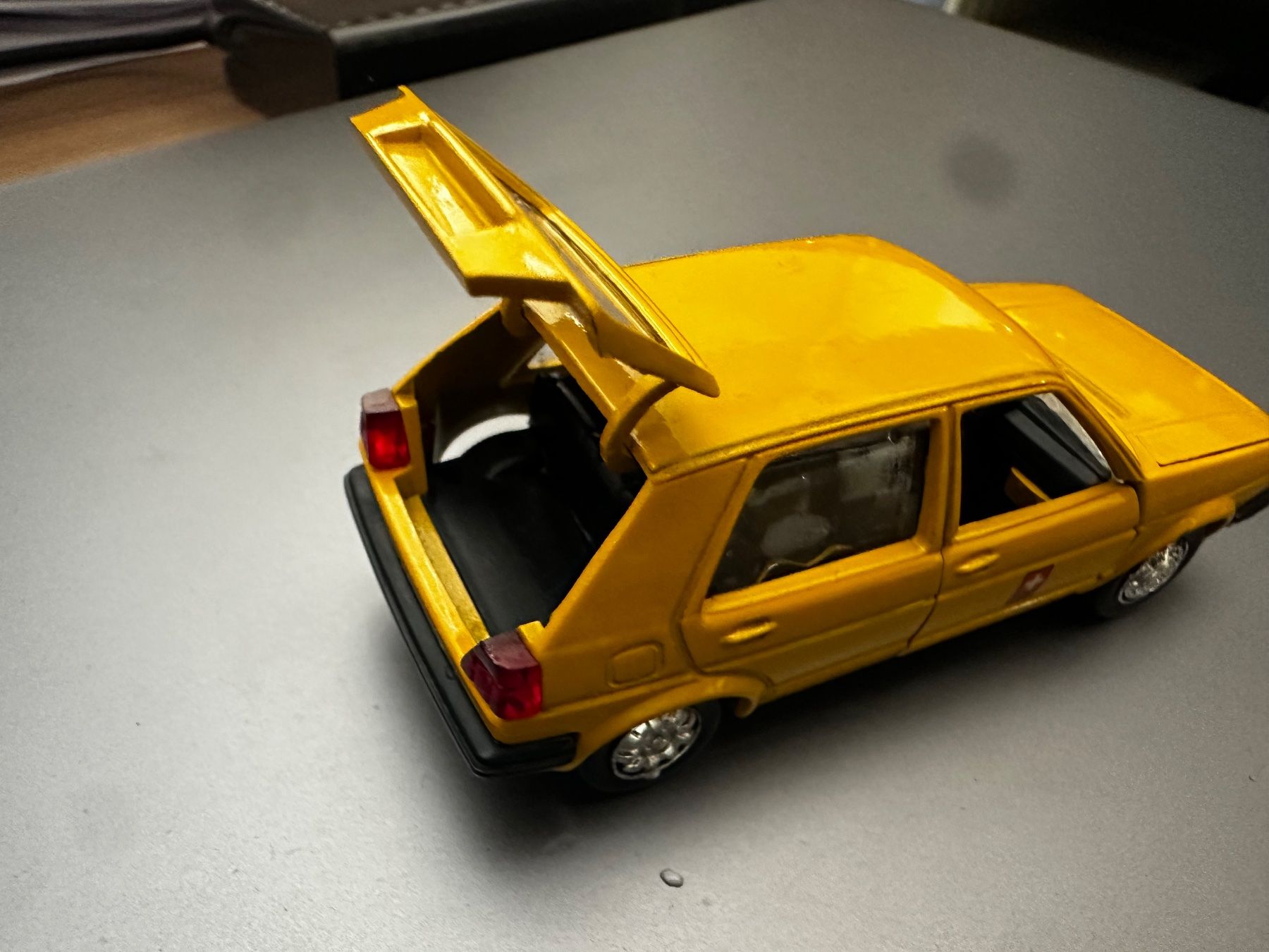 Modellini d'auto: Schabak 1/43 Scale Golf Diecast 1002 – Usato da Sennwald venduto da HARO-Import 3