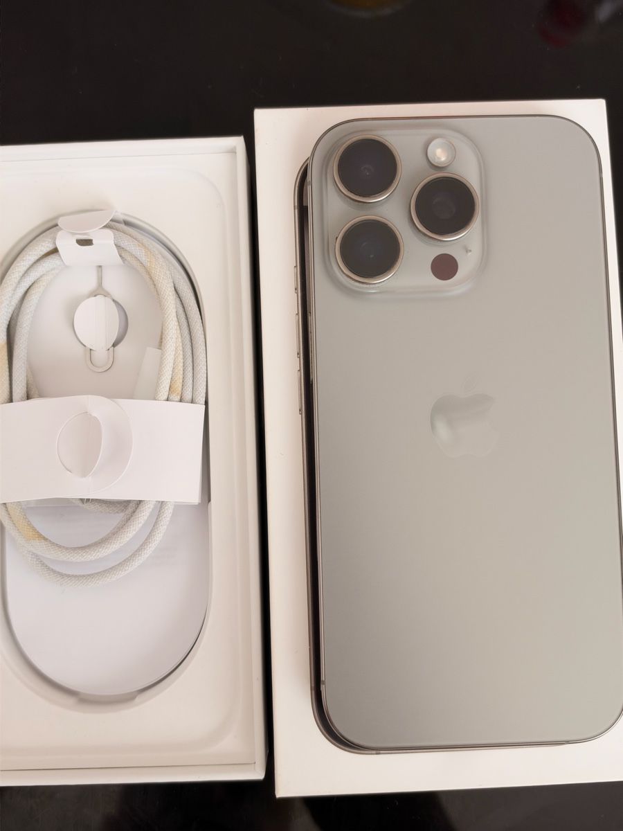 Apple Portables: Apple iPhone 16 pro, 256GB, with Box – D'occasion à St. Margrethen SG par mus_96zz 1