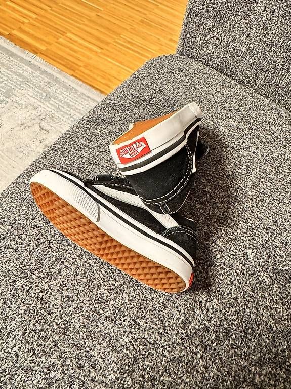 Scarpe per ragazzi: Kinderschuhe je 15.- – Usato da Zürich venduto da orhangazi01 3
