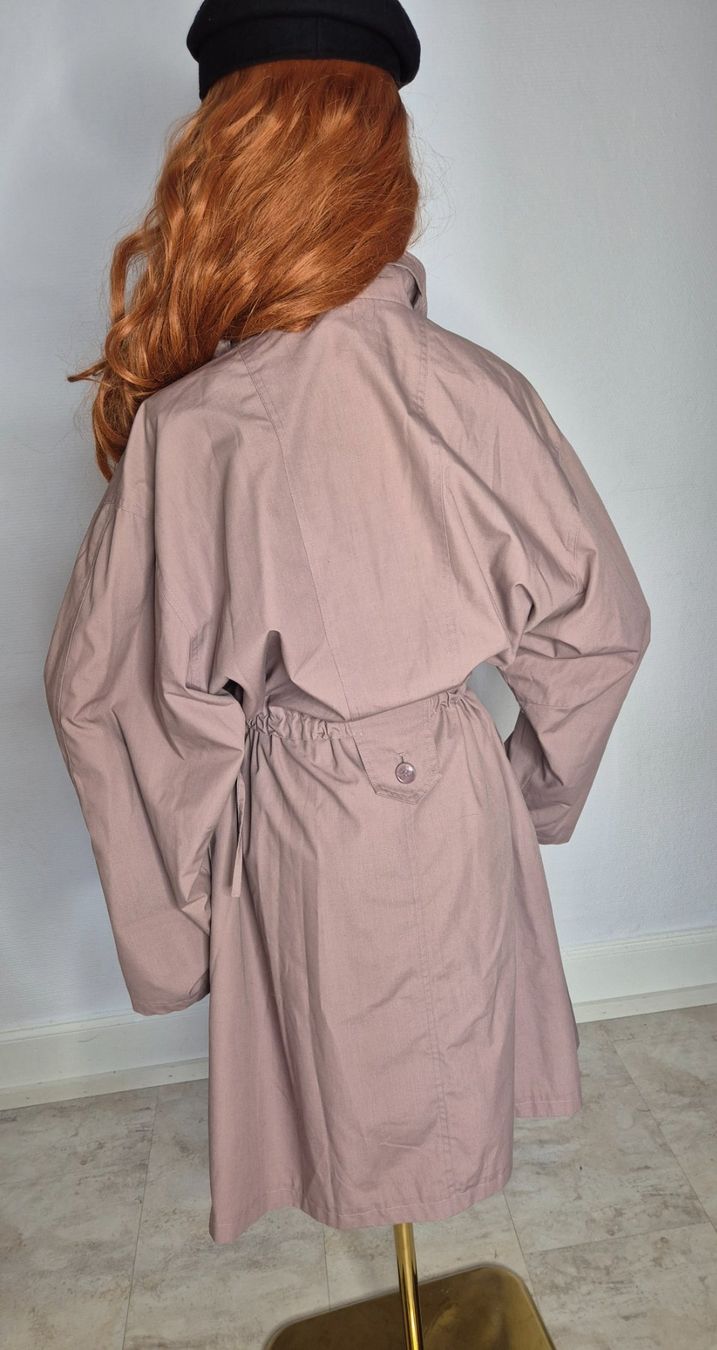 Cappotti: Puderfarbener Trenchcoat – Usato da Leissigen venduto da ali_k9v8 2