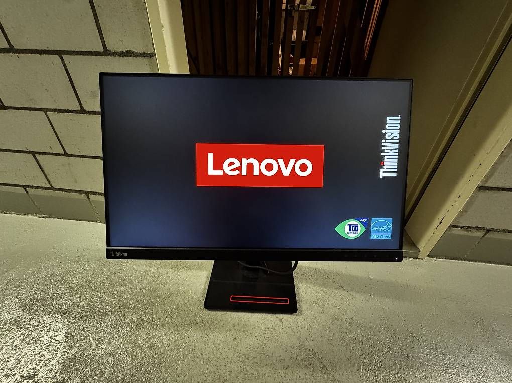 Lenovo Monitor: Lenovo ThinkVision Monitore – Nuovo (secondo la descrizione) da Berikon venduto da lor_8ntr 2