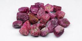 102,70 ct Saphirs naturels bruts (20 pièces)