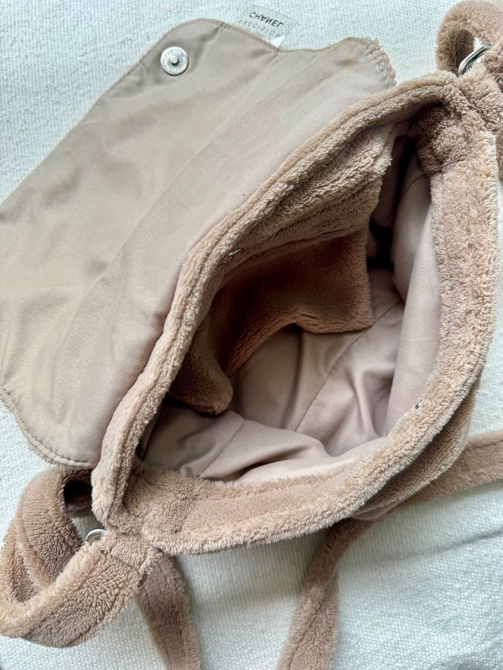 Chanel Borse da donna: Flauschige Schultertasche von Chanel – Usato da zürich venduto da Bailey17 2