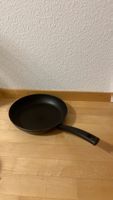 Bratpfanne mittelgross schwarz mit Griff gebraucht