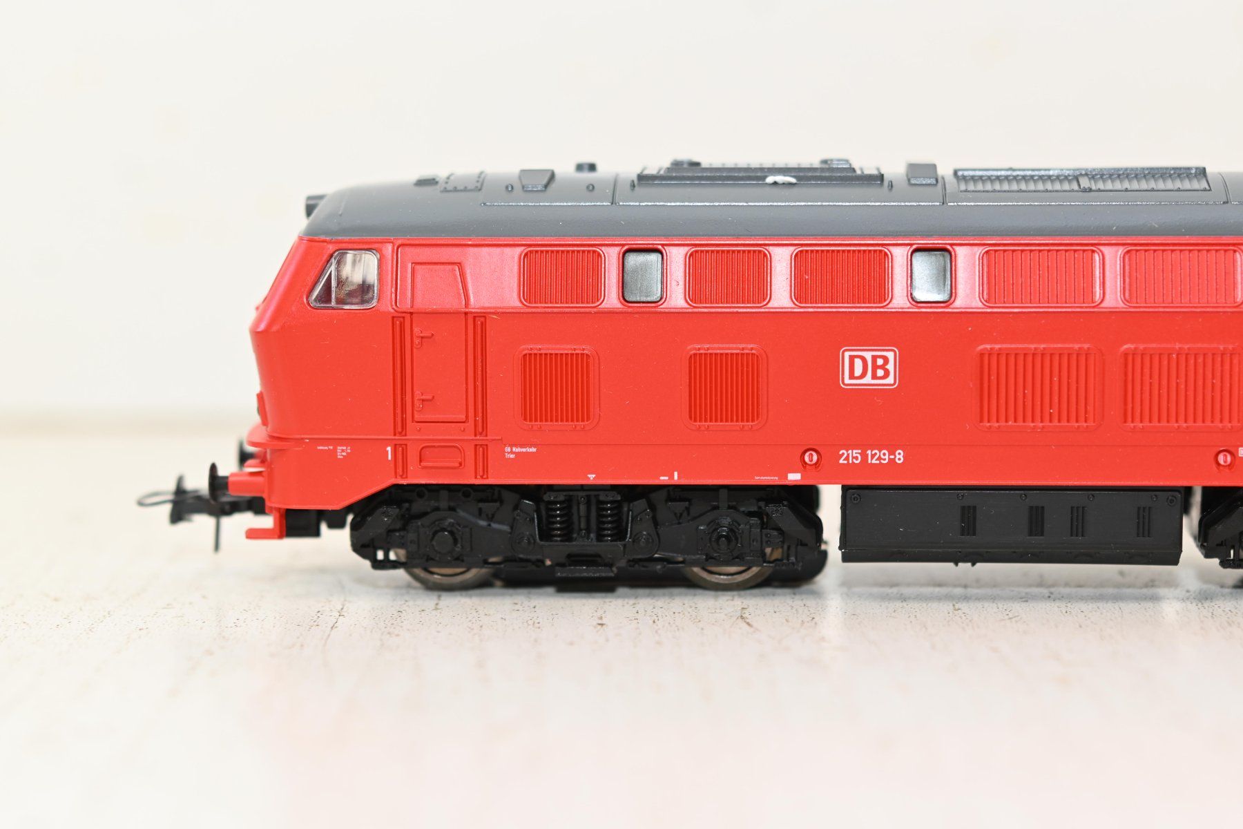Roco Modelleisenbahnen: BR 215 Roco HO/AC Digital Adr 3 mit OVP – Gebraucht aus Laupen ZH von Zmoewe 1