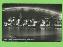 Basel, Rheinuferbeleuchtung mit Münster