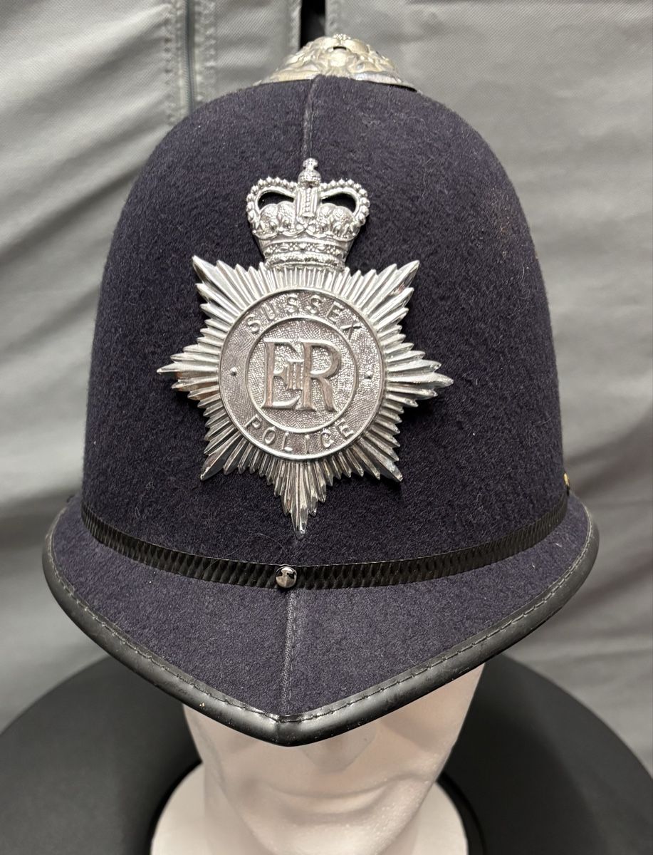 Uniformes: Sussex Police – D'occasion à Riddes par Copland