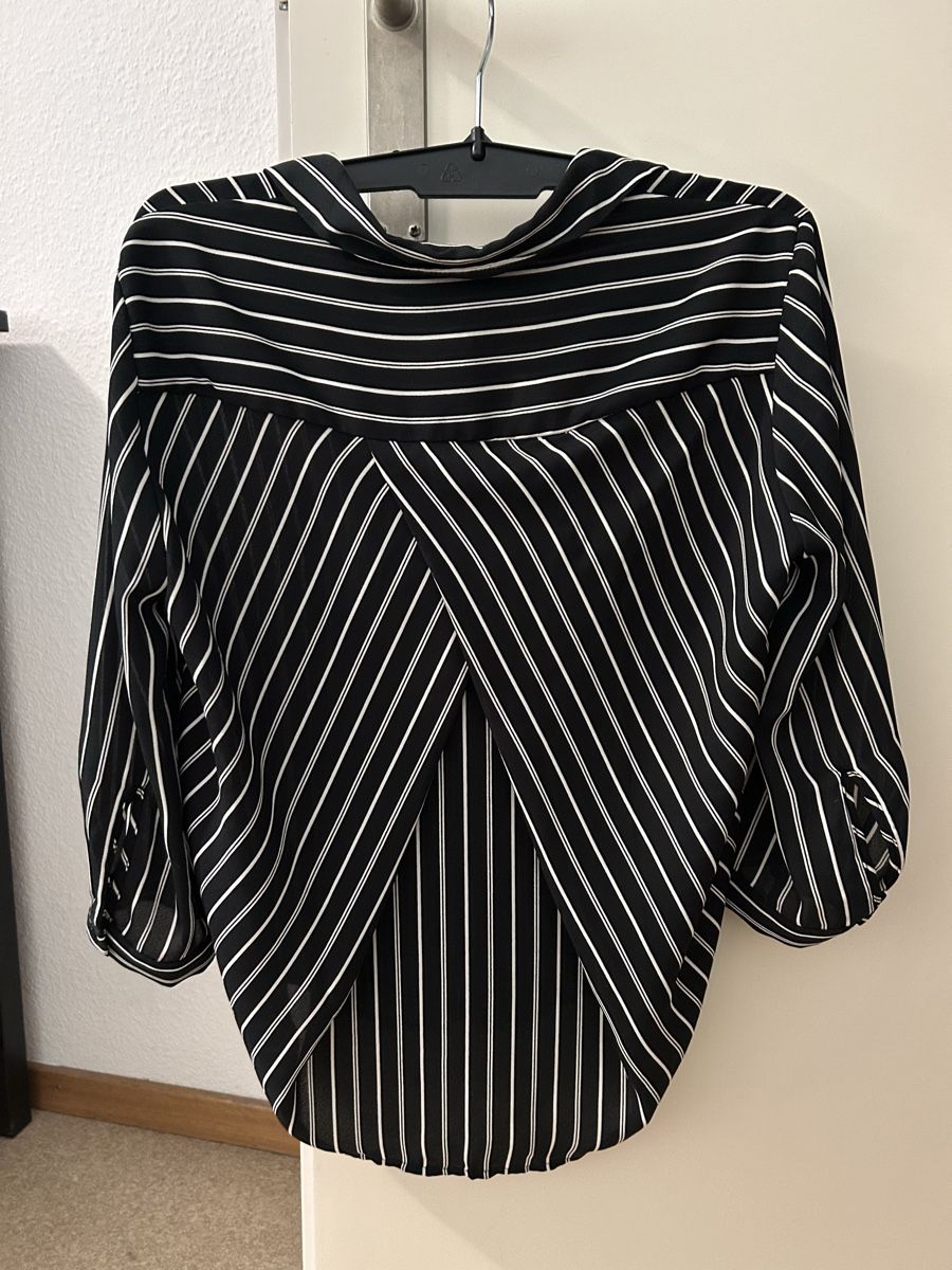 Monki Camicette: Blouse mit raffiniertem rücken – Nuovo (secondo la descrizione) da Zürich venduto da fla_qd7x 1