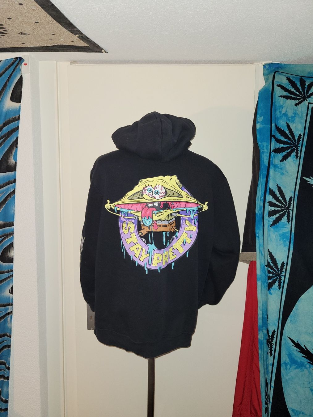 Maglioni & Felpe: Spongebob Hoodie – Usato da Solothurn venduto da tingel_t 2