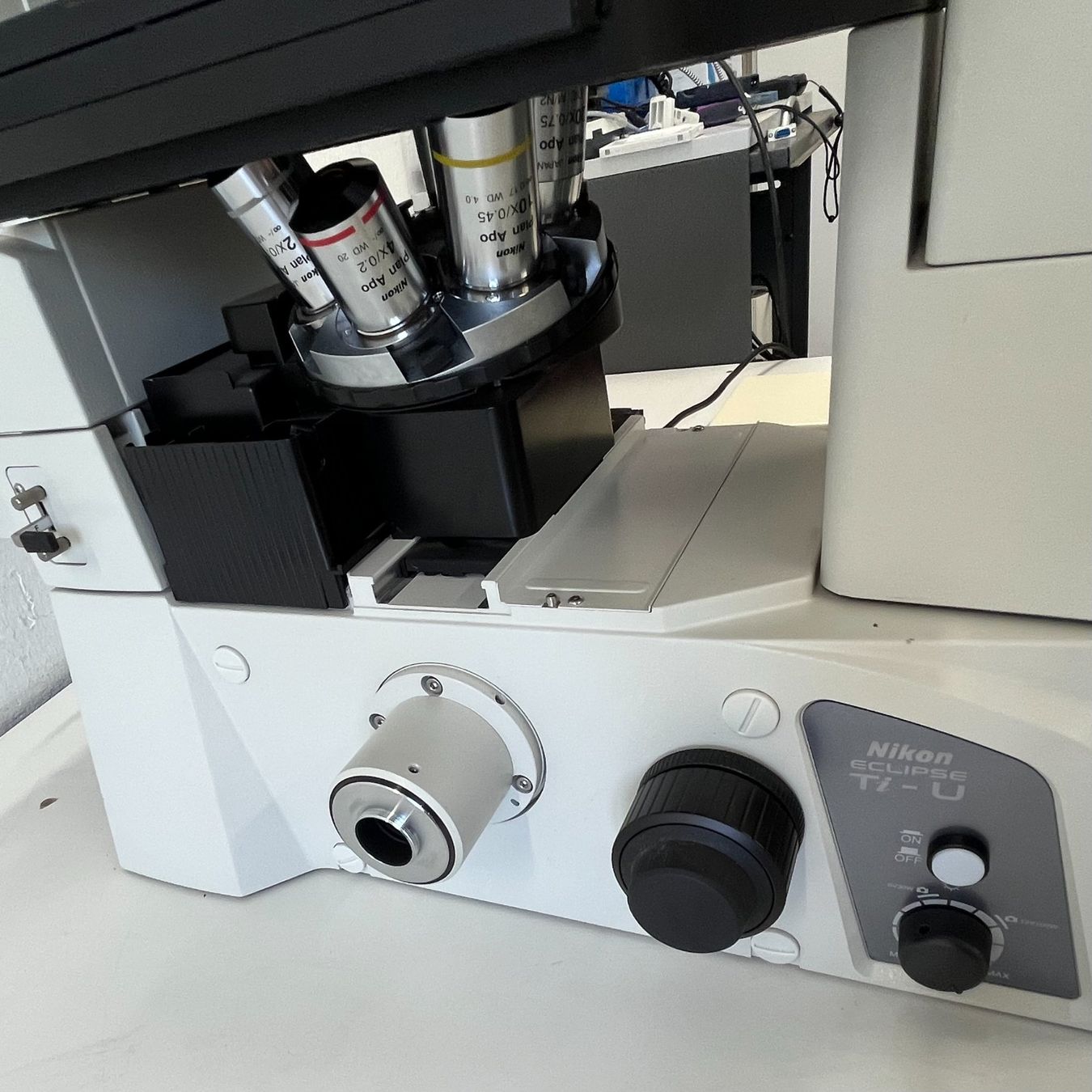 Nikon Microscopi: Nikon Eclipse TI Inversmikroskop – Usato da Niederdorf venduto da LeptonAG_Labor 3