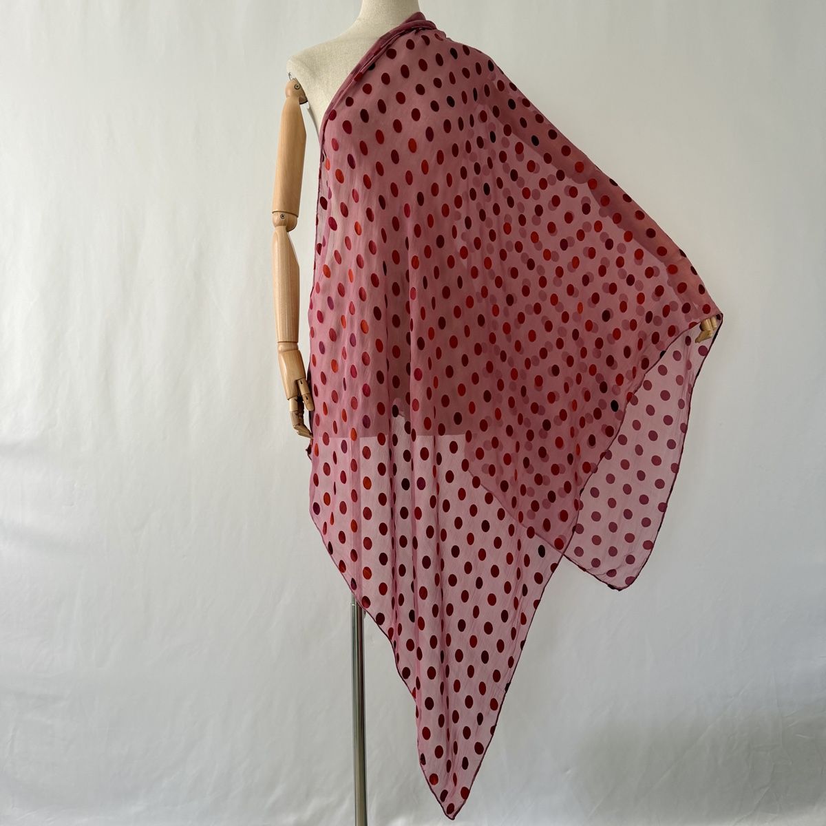 Foulard & Sciarpe: PRIVATSACHEN Cocon. Commerz Silk Scarf – Nuovo (secondo la descrizione) da Emmen venduto da Avviivva_Com2023