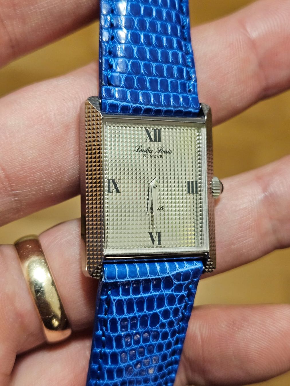 Montre Vintage Suisse Louis Leuba Pour Homme - Années 70 - Mouvement Quartz - Bracelet Cuir Croco Argenté