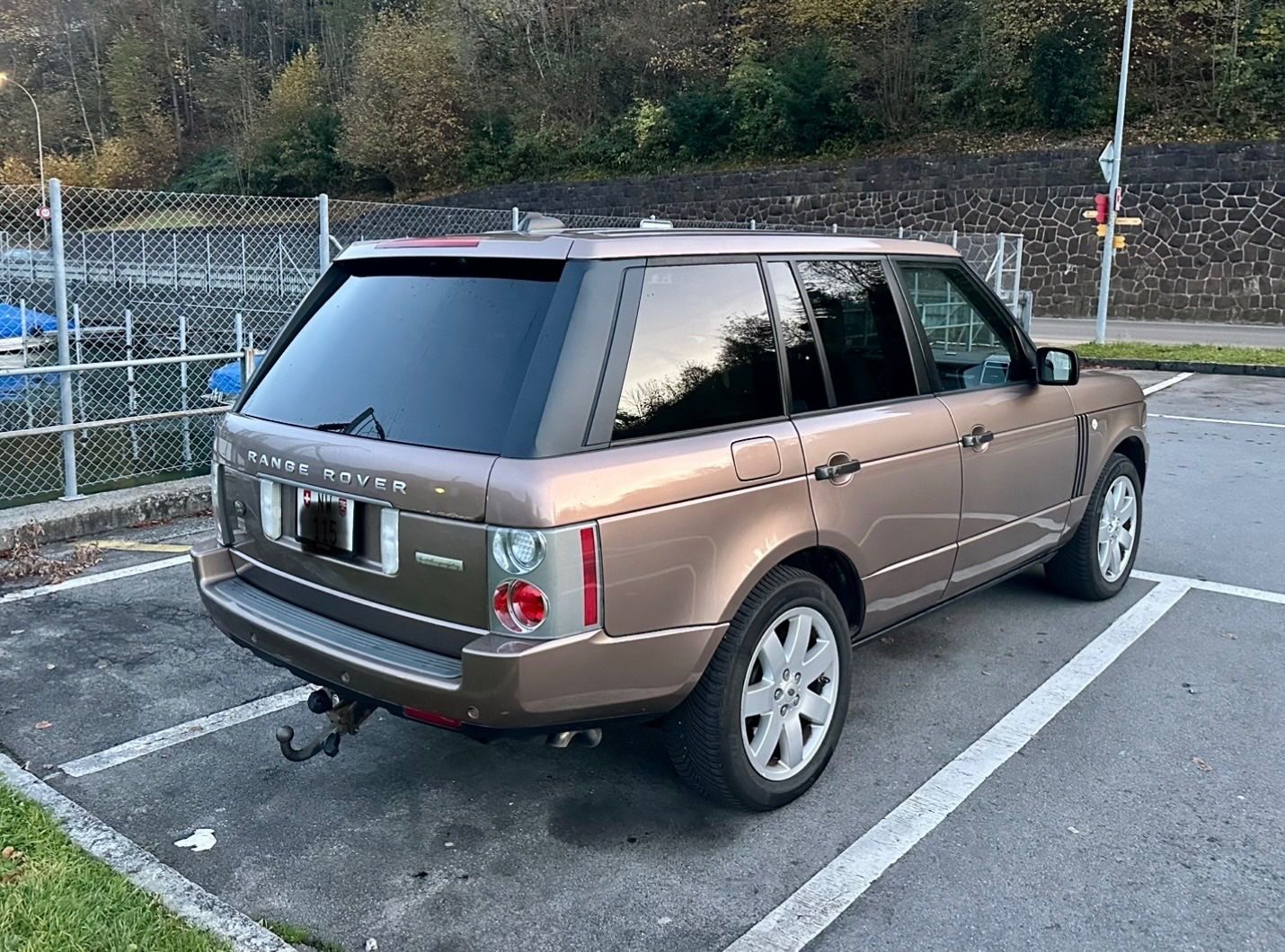 Land Rover Autos: Range Rover 3.6 TDV8 Autobiography – Defekt aus Hergiswil NW von V8LAR 1
