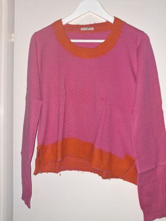 Süsser Pink-orangener Prada Pullover