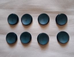 8 Knöpfe Dunkelgrün-Schwarz, 20 mm.