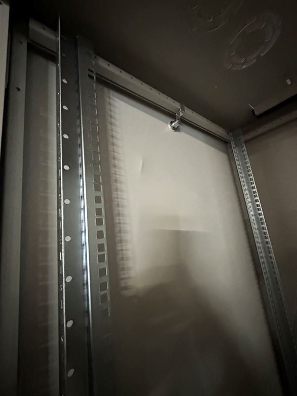 Armadi: WIREWIN Netzwerkschrank Weiss – Nuovo (secondo la descrizione) da Wangen b. Olten venduto da Restwert_Wangen 6