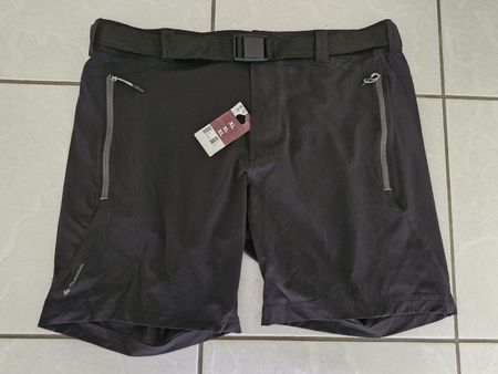 Quechua Wander-Shorts, Herren XL, neu, Schwarz! Gr. 48 Top!