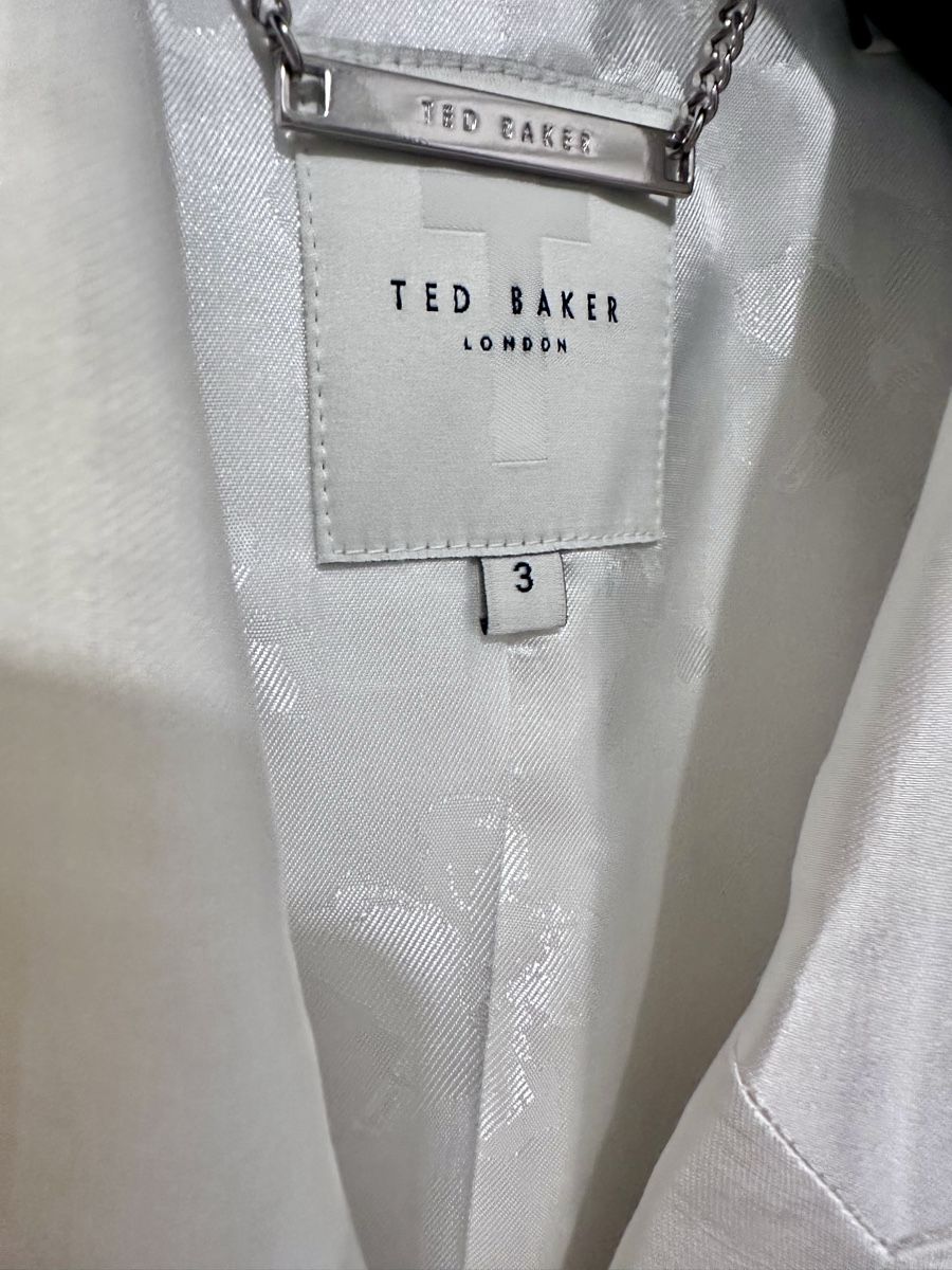 Ted Baker Giacche: Veste de smoking TED BAKER – Nuovo (secondo la descrizione) da Versoix venduto da kelborn 2