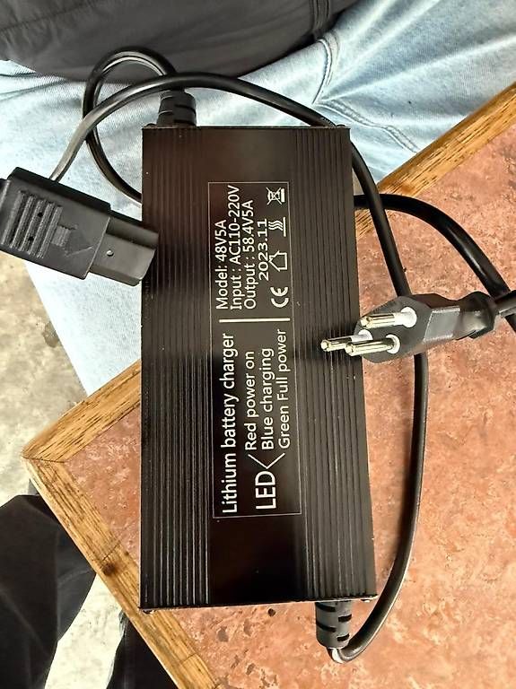 Batteries: E Roller Batterie – D'occasion à Zürich par emr_hy5g 1