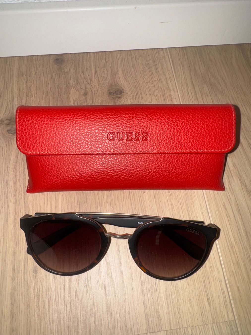 Occhiali & Lenti: Guess Sonnenbrille – Usato da Rupperswil venduto da nes_qs52